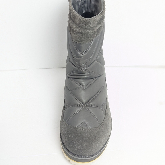 NWOT UGG Beck waterproof winter boots - Picture 3 of 16